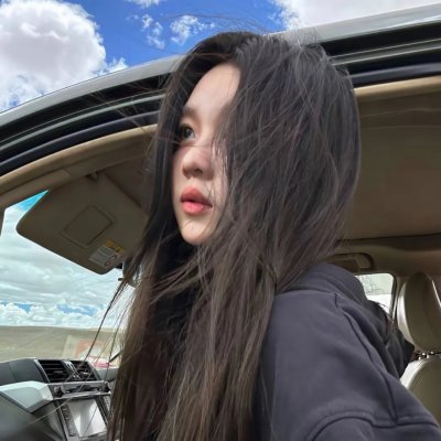 穿黑衣的女孩